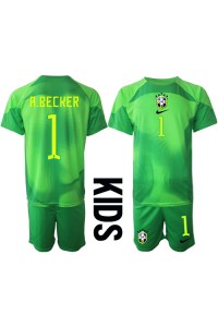Brazilië Alisson Becker #1 Doelman Babytruitje Uit tenue Kind WK 2022 Korte Mouw (+ Korte broeken)